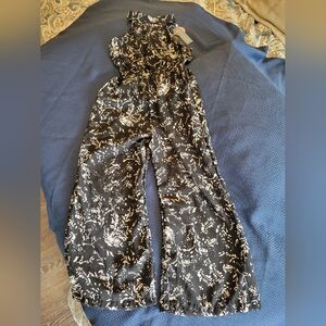 NWT Bailey's Blossoms one piece panted rompers w/snap leg inseam & pockets 5T